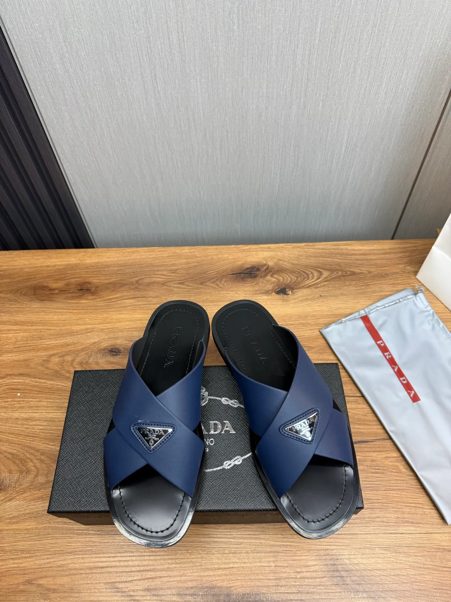 Factory price 340💰 ＰＲＡＤＡPrada - popular men's slippers hot sale 🔥 🩴Official website one to one production 38-45 sizes 45 46 🉑️Customized!